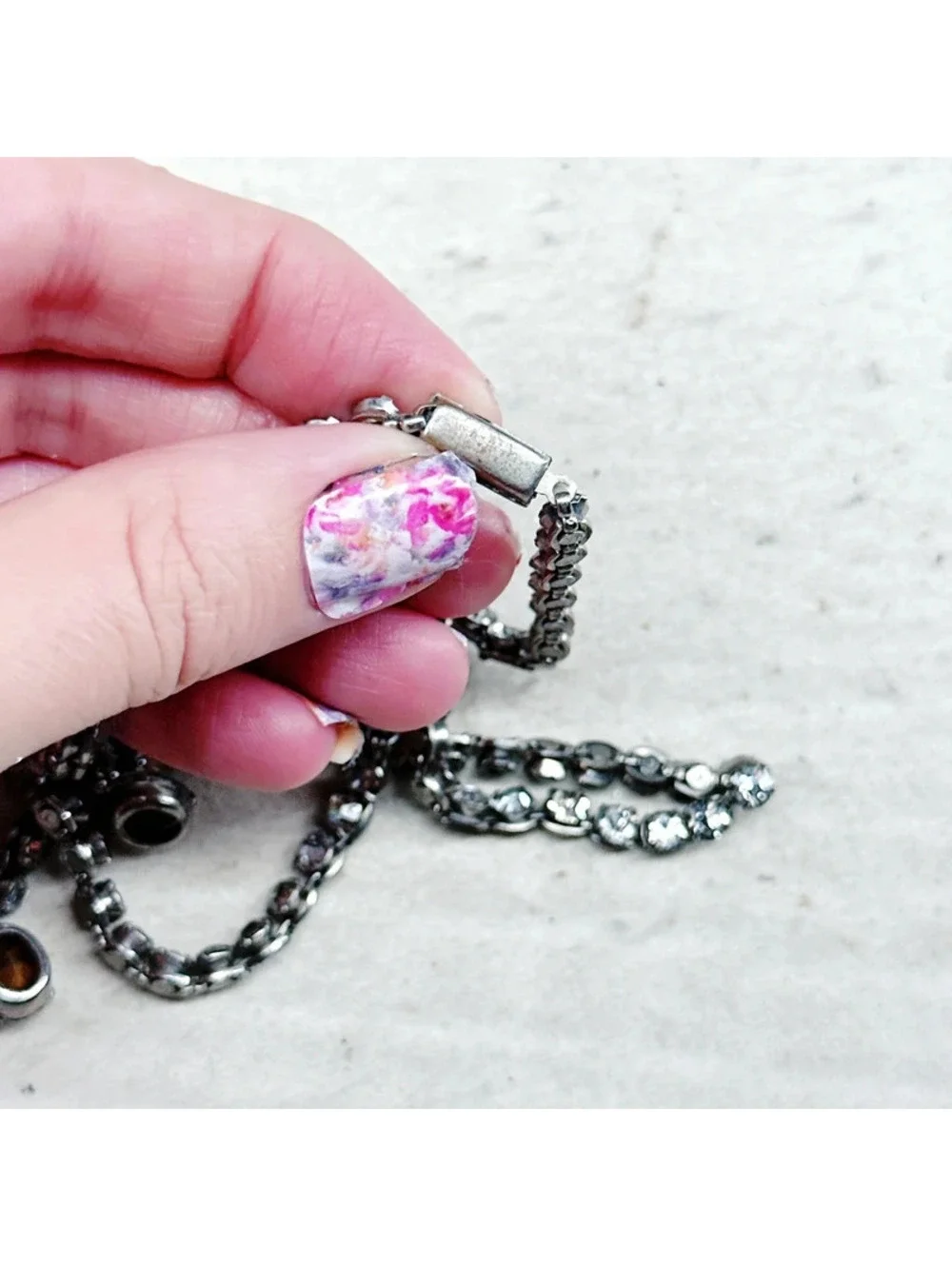 5344mc. Vintage Silvertone Bling Choker